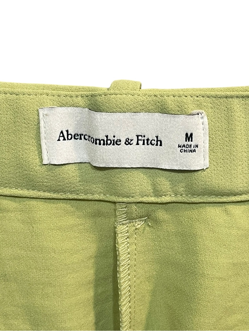 Abercrombie and Fitch Woman’s Green Trouser Pleated Shorts - Medium - Picture 4 of 5